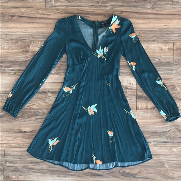 Urban Outfitters Pretty Brand New Dress - Picture 3 of 4